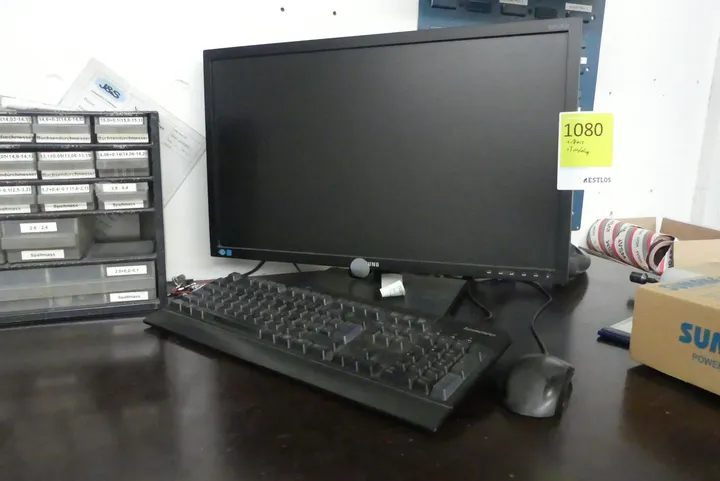 Technikset (Monitor, Maus, Tastatur)